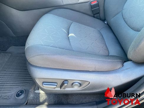 Used 2022 Toyota RAV4 XLE w/ XLE Grade Weather Package AWD/4WD image 32