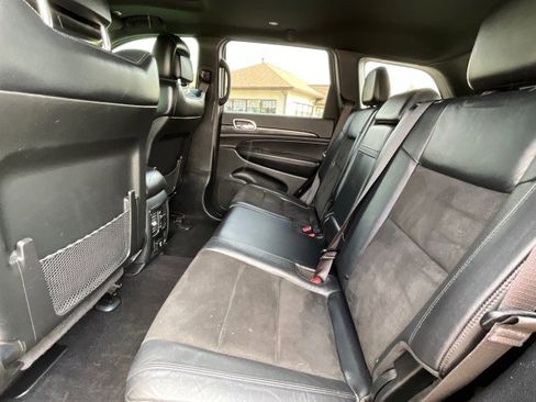 Used 2019 Jeep Grand Cherokee Altitude AWD/4WD image 32
