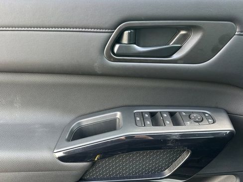 New 2026 Nissan Pathfinder SV AWD/4WD image 11