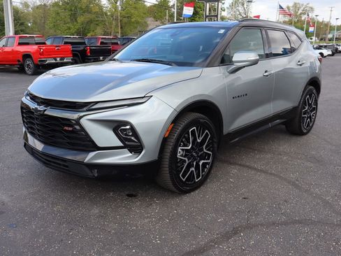 Used 2023 Chevrolet Blazer RS w/ Driver Confidence II Package AWD/4WD image 35