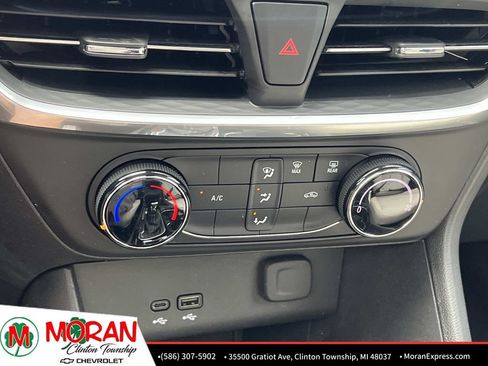 Certified 2024 Buick Encore GX Preferred FWD image 22