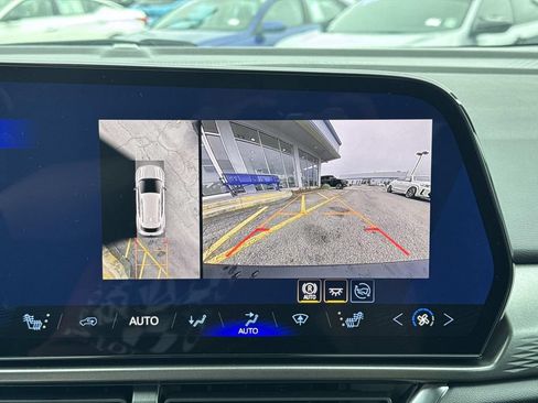 Used 2026 Chevrolet Equinox EV LT w/ Comfort Package FWD image 27