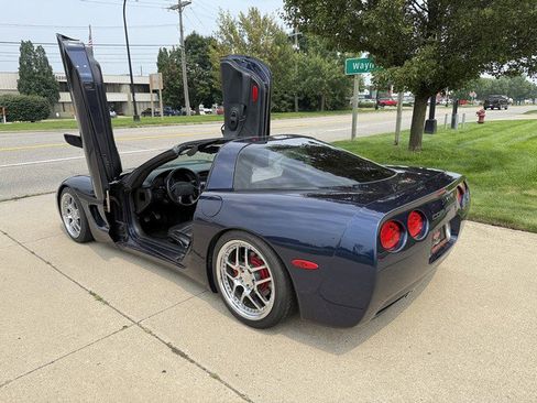Used 1999 Chevrolet Corvette 2LT w/ Performance Handling Pkg image 7