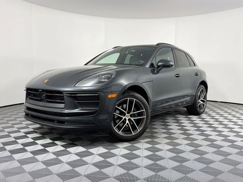 Certified 2026 Porsche Macan AWD/4WD image 1