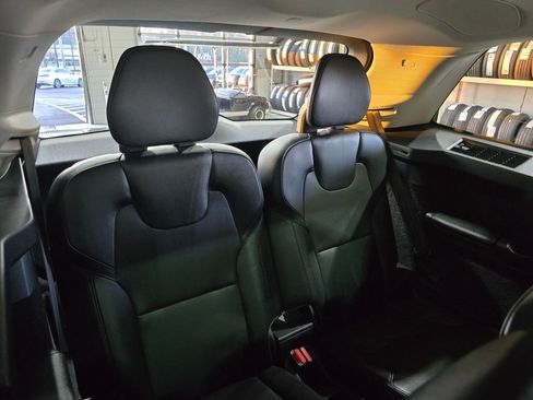 Used 2016 Volvo XC90 T6 Momentum w/ Momentum Plus Package image 29