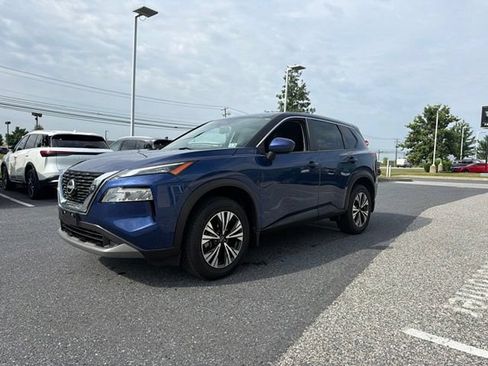 Used 2023 Nissan Rogue SV AWD/4WD image 3