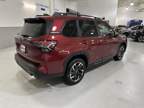 Used 2025 Subaru Forester Limited image 9
