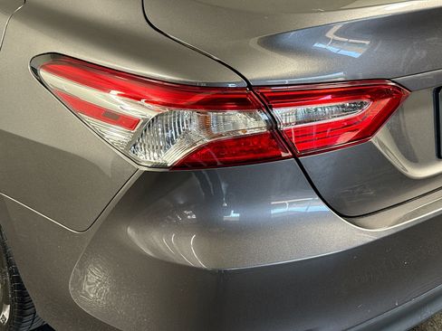 Used 2020 Toyota Camry LE image 35