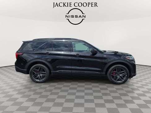 Used 2025 Ford Explorer ST-Line w/ Premium Package AWD/4WD image 4