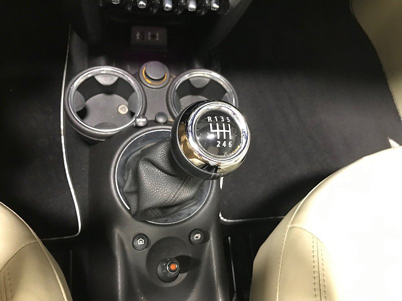 Used 2013 MINI Cooper S w/ Technology Pkg 2 FWD image 30