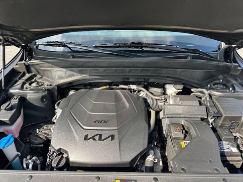 Certified 2023 Kia Telluride S w/ S Sunroof Package AWD/4WD image 18