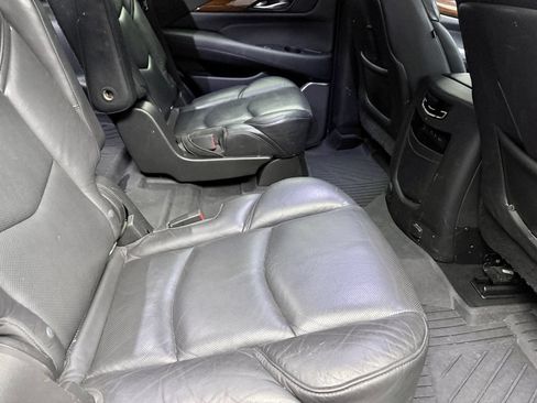 Used 2019 Cadillac Escalade Premium Luxury AWD/4WD image 11