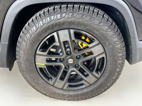 Used 2022 Rivian R1T Launch Edition image 31