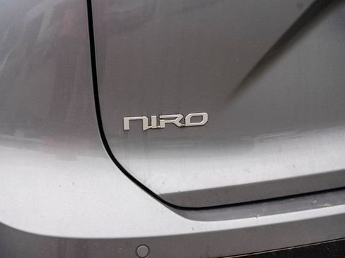 Used 2023 Kia Niro EX Touring image 15