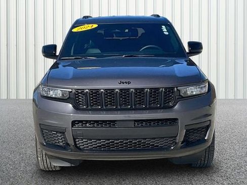 Used 2024 Jeep Grand Cherokee L Altitude image 3