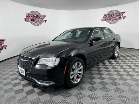 Used 2015 Chrysler 300 Limited w/ Driver Convenience Group AWD/4WD image 3
