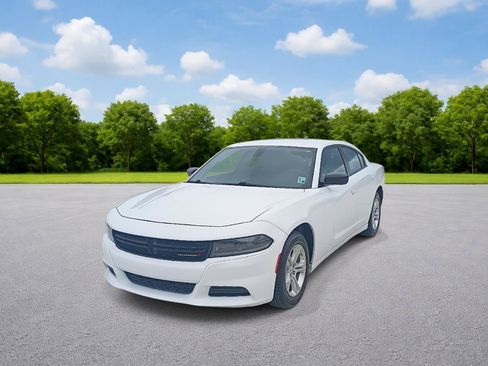 Used 2023 Dodge Charger SXT RWD image 3