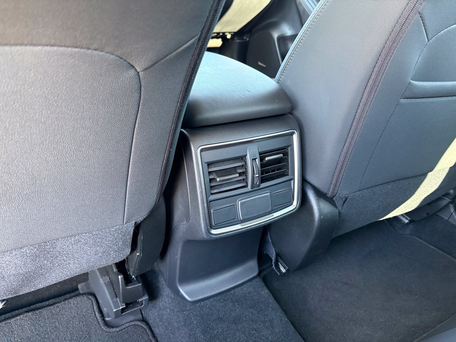 Certified 2024 Subaru Forester Premium AWD/4WD image 32