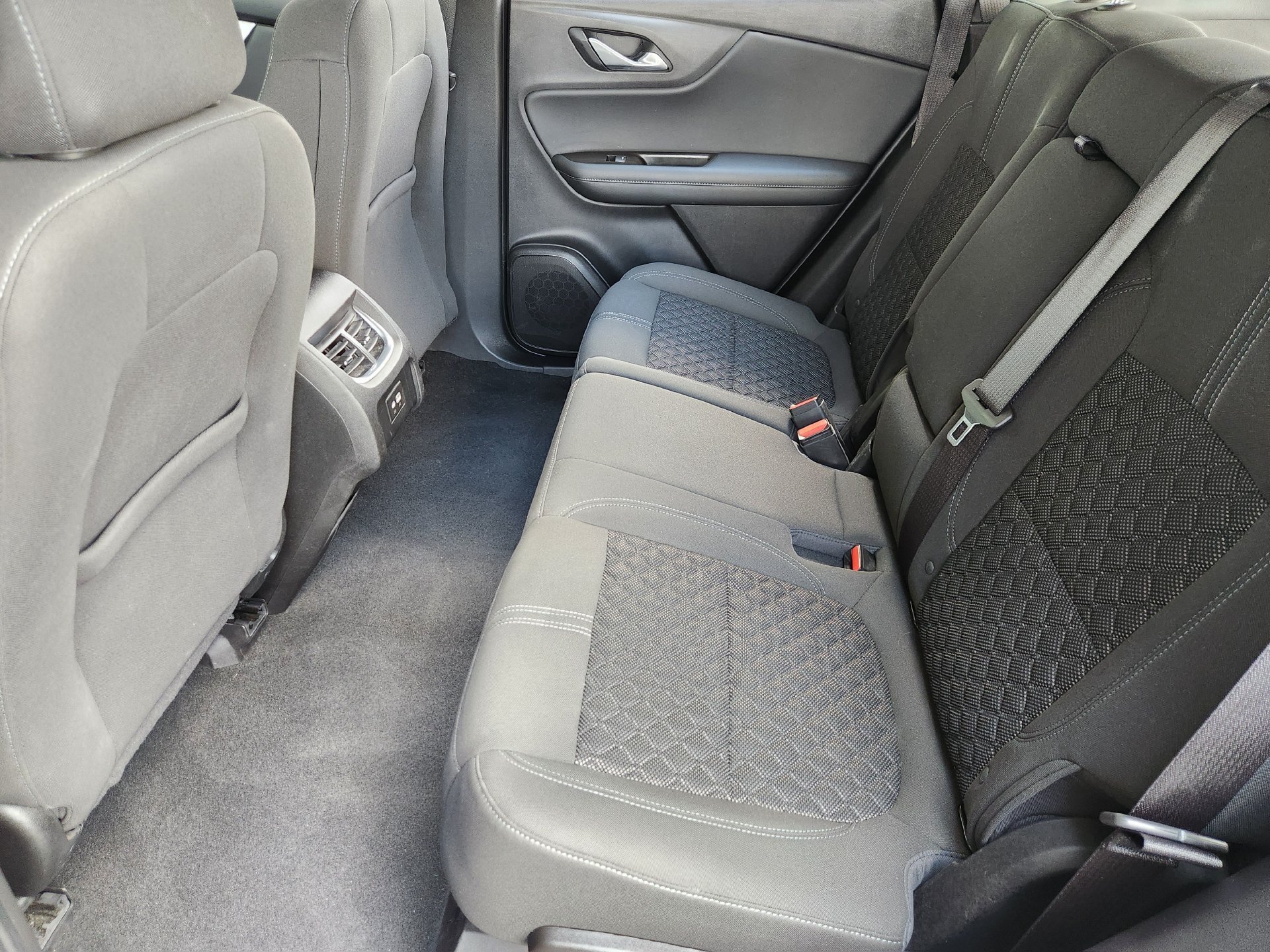 Used 2019 Chevrolet Blazer LT FWD image 29