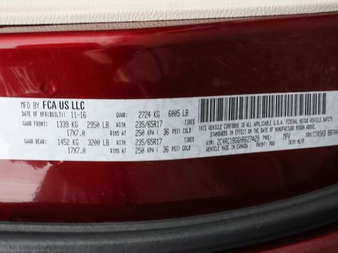 Used 2017 Chrysler Pacifica Touring-L image 38