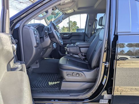 Used 2025 Chevrolet Silverado 1500 Custom Trail Boss w/ Turbomax Blackout Package image 13