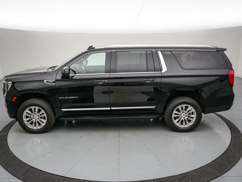 Used 2023 GMC Yukon XL SLT w/ SLT Luxury Package AWD/4WD image 7