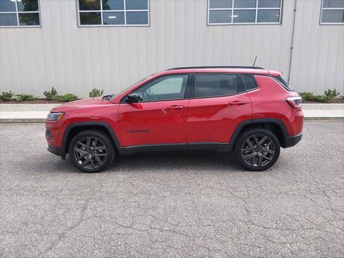 Certified 2026 Jeep Compass Latitude AWD/4WD image 6