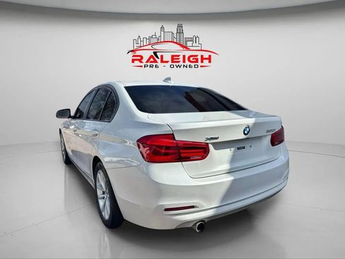Used 2018 BMW 320i xDrive Sedan w/ Convenience Package image 2