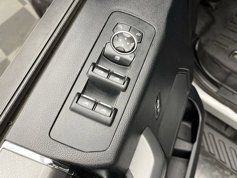 Used 2016 Ford F150 XLT w/ Equipment Group 302A Luxury image 9