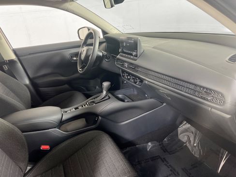 Used 2025 Honda HR-V LX image 26