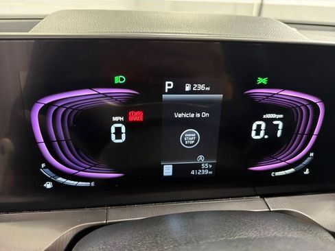 Certified 2023 Kia Telluride S w/ S Sunroof Package AWD/4WD image 39