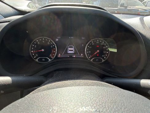 Used 2020 Jeep Renegade Latitude w/ UConnect 8.4 Nav Group AWD/4WD image 29