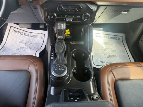 Used 2024 Ford Bronco Outer Banks AWD/4WD image 12