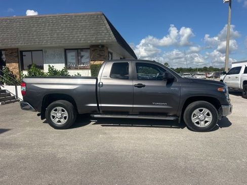 Used 2018 Toyota Tundra SR5 w/ SR5 Upgrade Package image 5