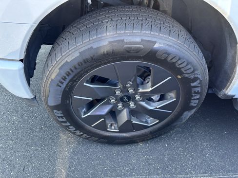 Used 2024 Ford F150 Lightning Flash AWD/4WD image 13