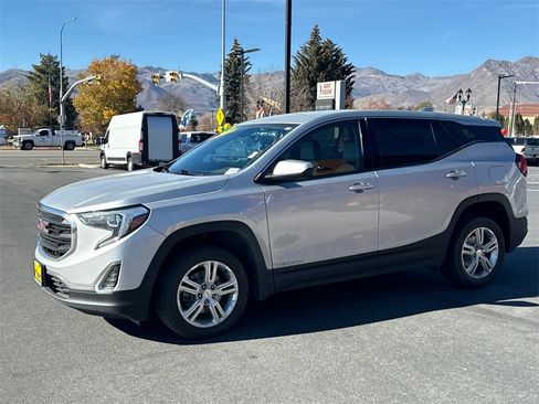 Used 2018 GMC Terrain SLE image 4