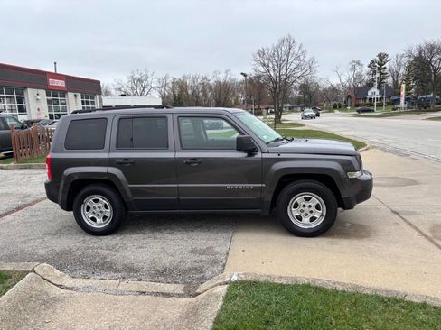 Used 2015 Jeep Patriot Sport image 16