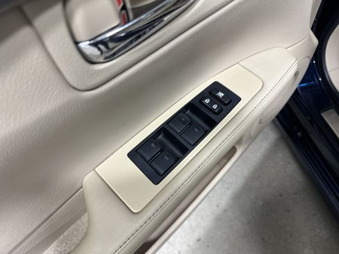 Used 2014 Lexus ES 350 w/ Luxury Package FWD image 15