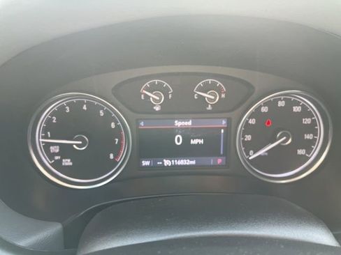 Used 2021 Buick Enclave Essence image 38