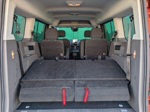 Used 2022 Ford Transit Connect XLT image 15