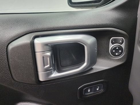Used 2019 Jeep Wrangler Sport AWD/4WD image 10