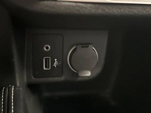 Used 2020 Nissan Kicks SV image 35