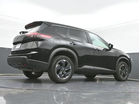 Used 2025 Nissan Rogue SV AWD/4WD image 34
