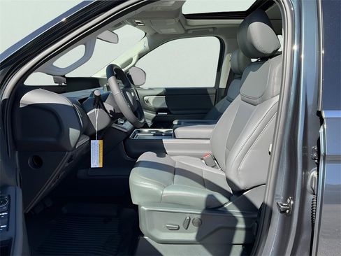 New 2025 Ford Expedition Max Active image 25