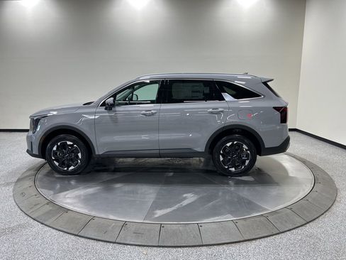 New 2026 Kia Sorento S image 8