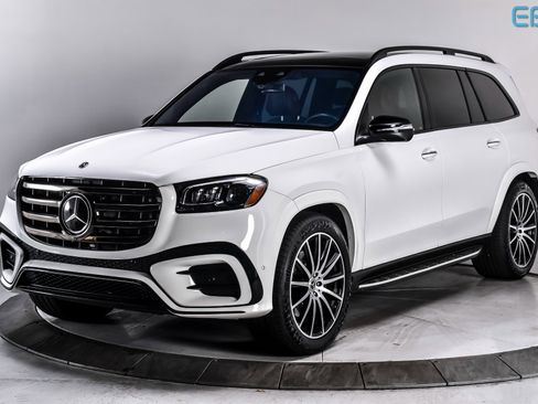 Used 2024 Mercedes-Benz GLS 580 4MATIC image 2