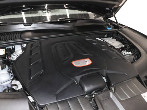 Used 2023 Porsche Cayenne GTS w/ Premium Package image 52