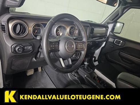 Used 2018 Jeep Wrangler Sport AWD/4WD image 10