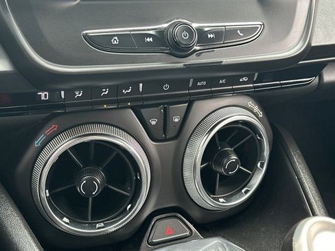 Used 2018 Chevrolet Camaro LT RWD image 17