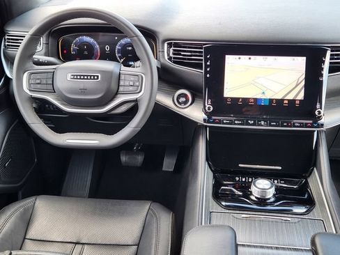 Used 2024 Jeep Wagoneer L Series II w/ Flexible Seating Group AWD/4WD image 27